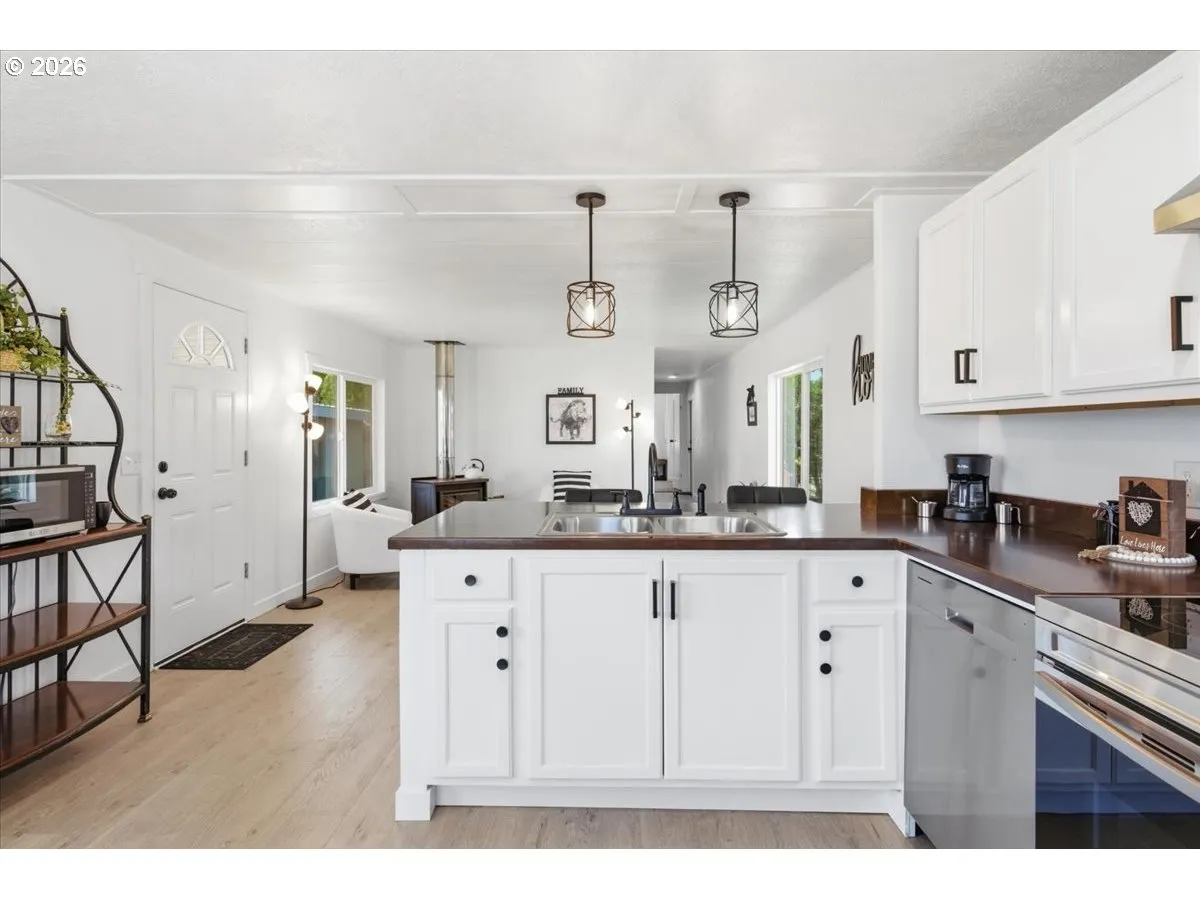 Kitchen/Living Room
