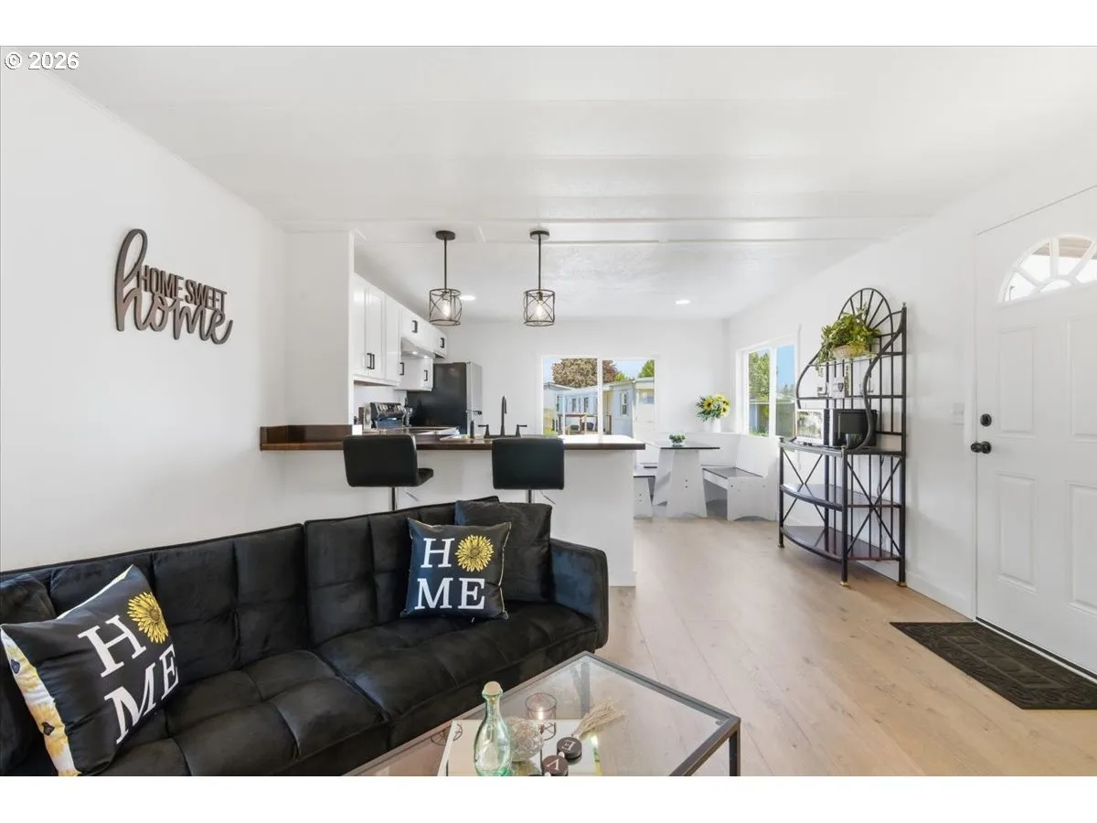 Kitchen/Living Room