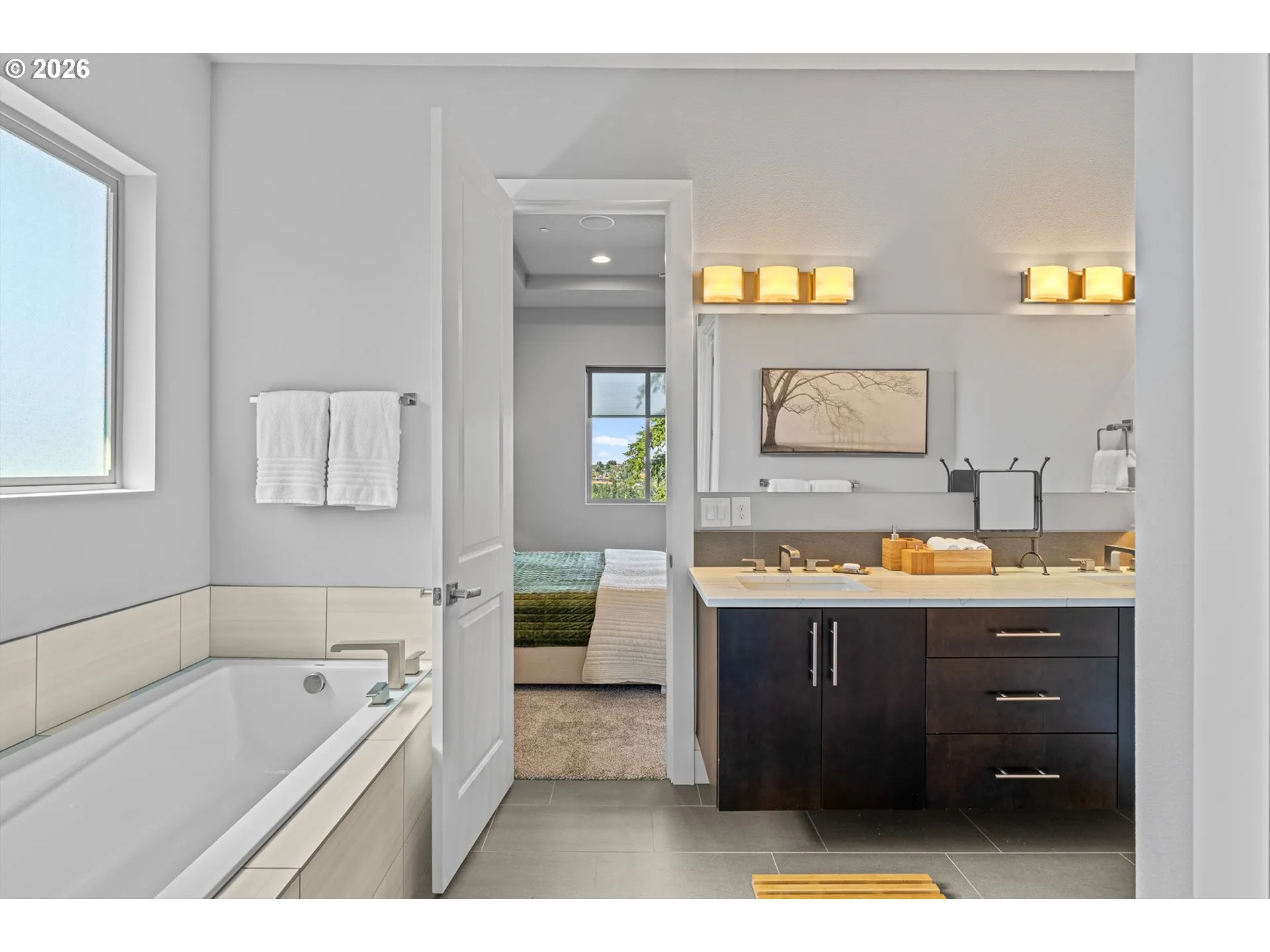 Bathroom, Attached-Upper
