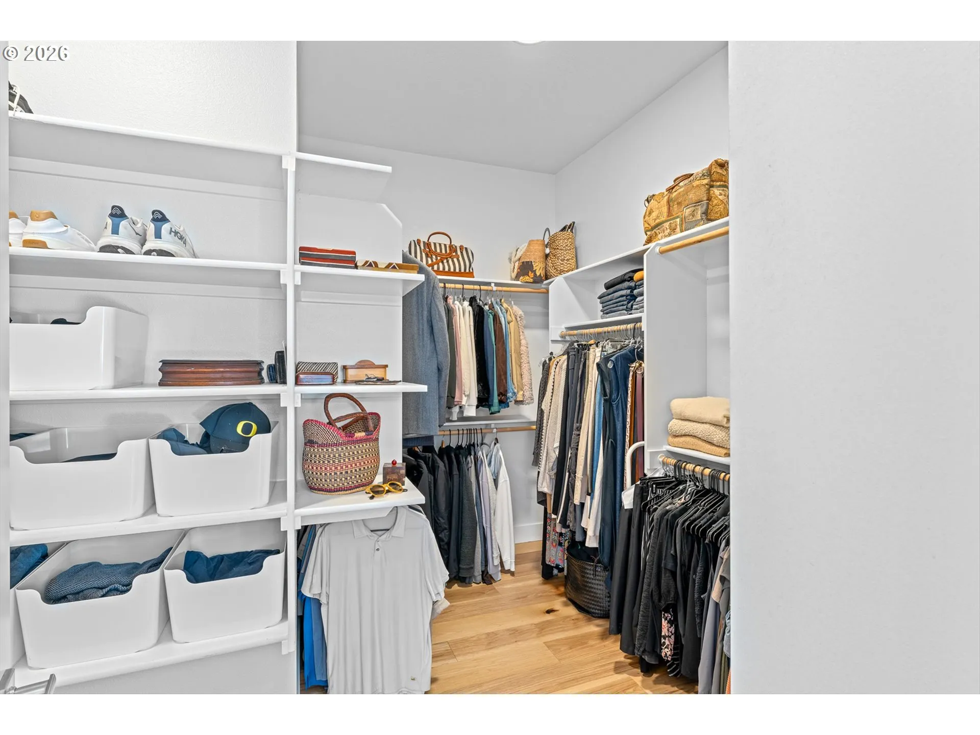 Bathroom, Attached-Walk-In Closet