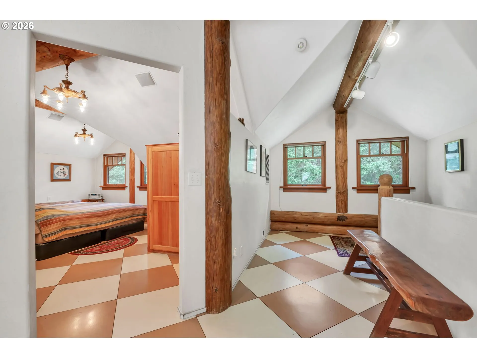 Bedroom, Owner's Suite-Vaulted Ceilings