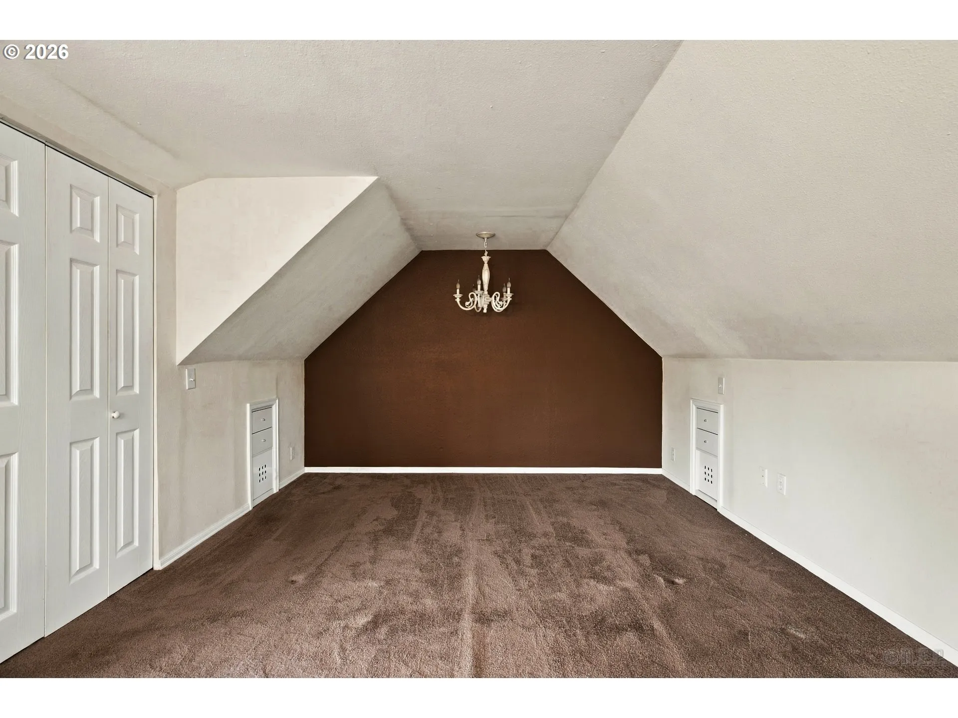 Bedroom, Primary-Upper