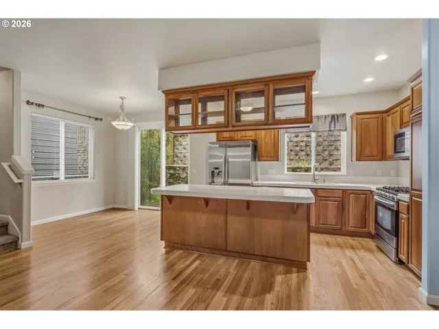Kitchen-Breakfast Bar