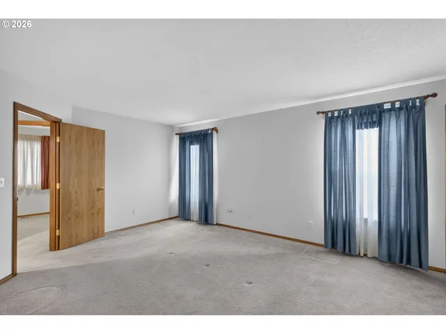 Bedroom, Primary