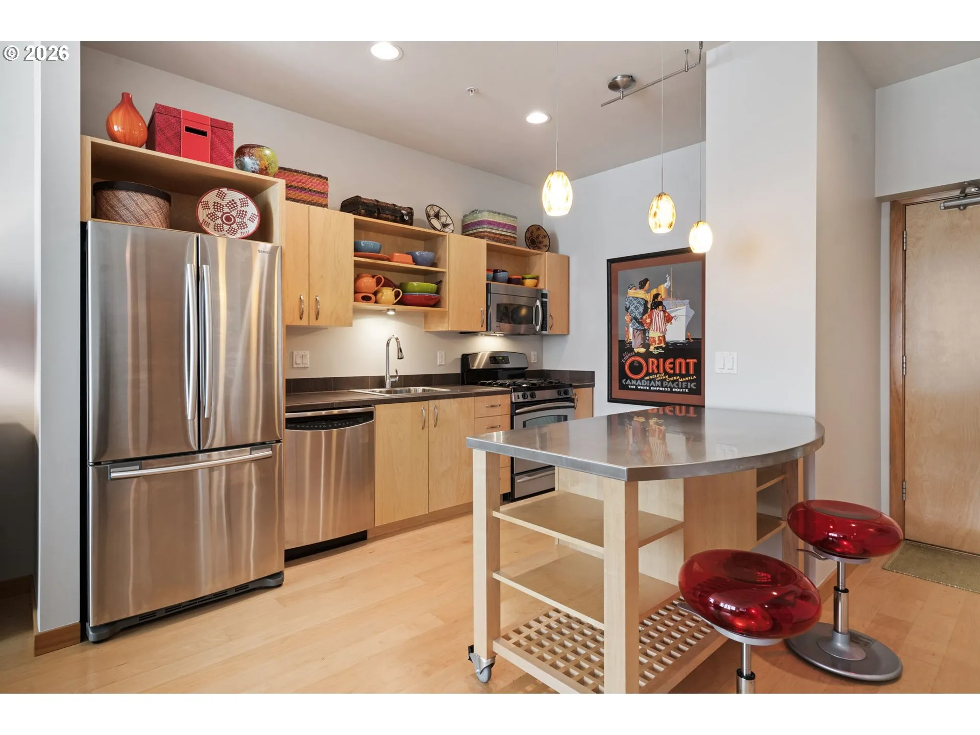 Kitchen-Breakfast Bar