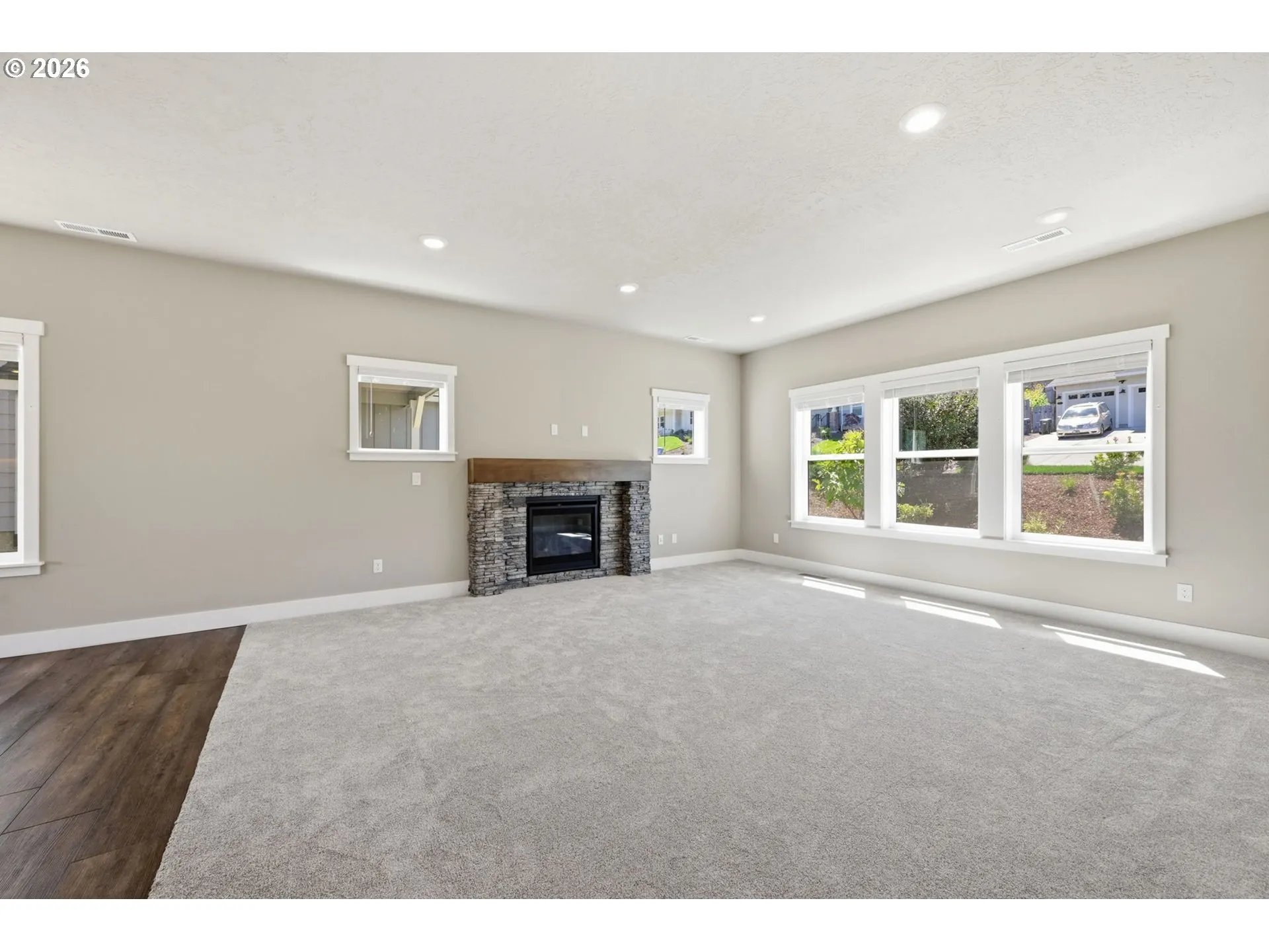 Living Room-Fireplace