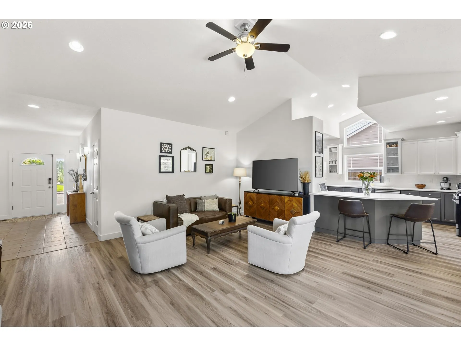 Living Room-Vaulted Ceilings