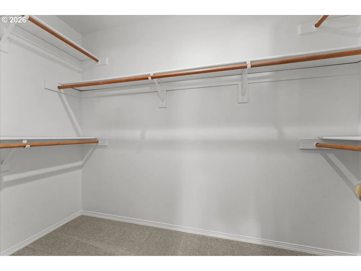 Bathroom, Attached-Walk-In Closet