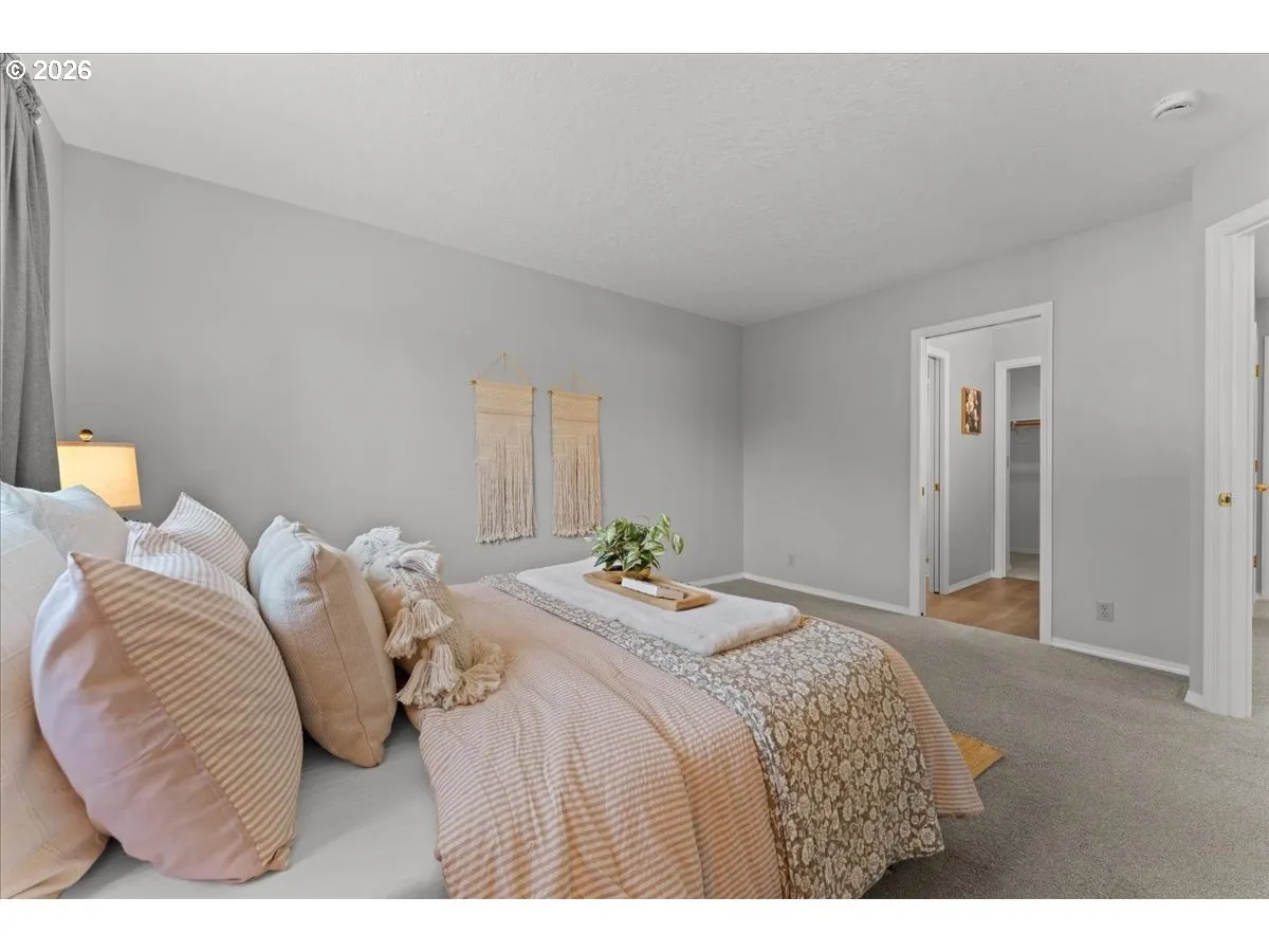Bedroom, Primary