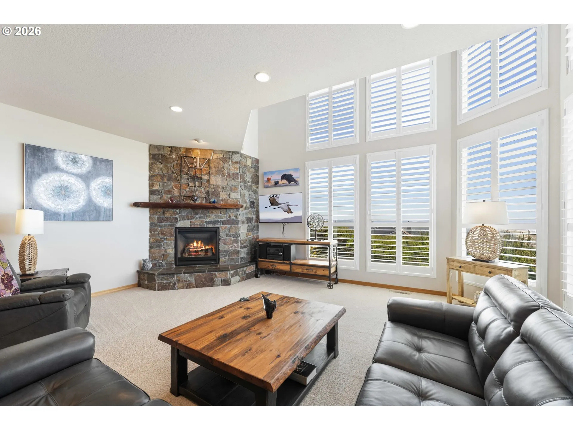 Living Room-Fireplace
