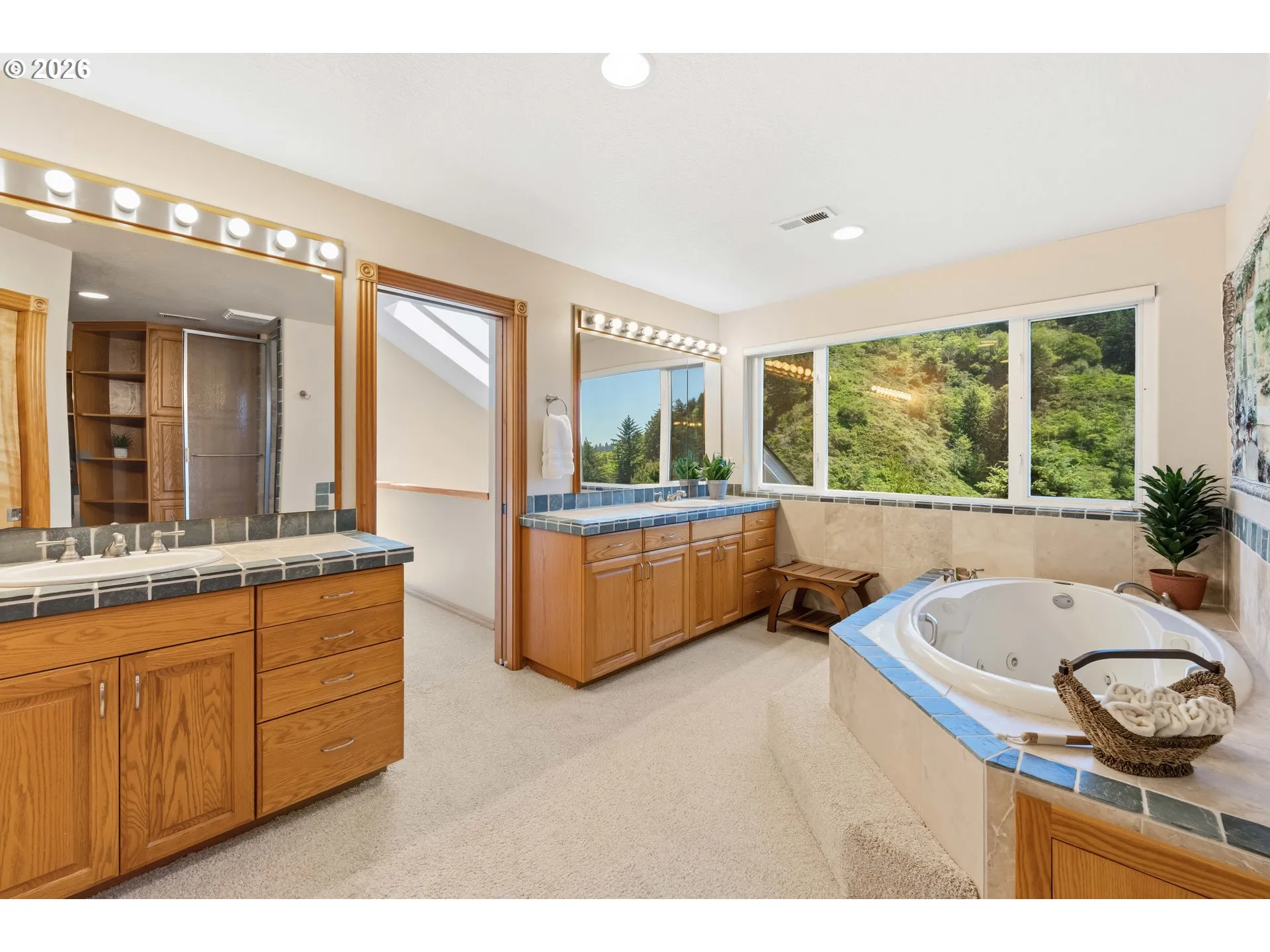 Bathroom, Attached-Upper