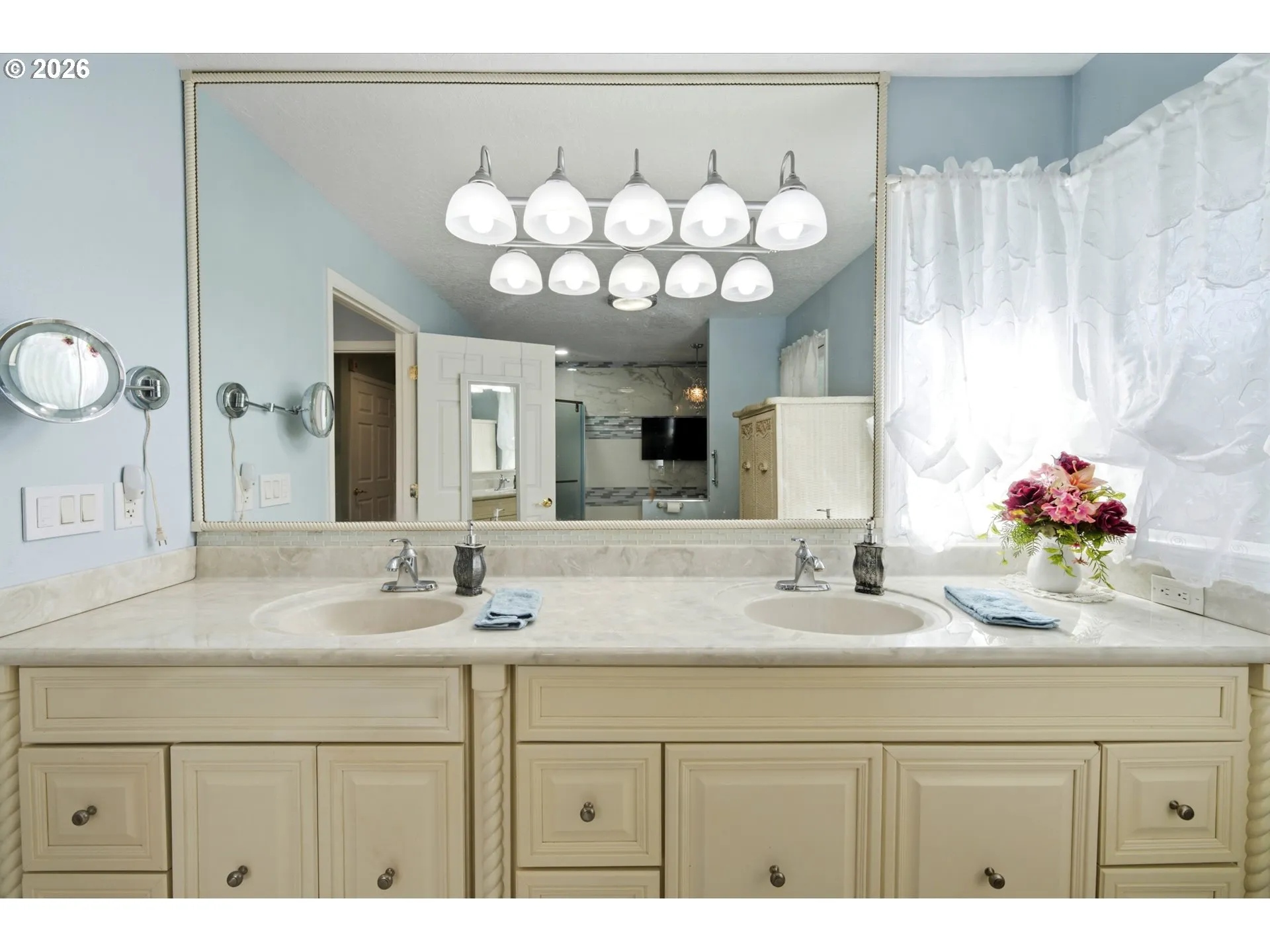 Bathroom, Attached-Double Sinks