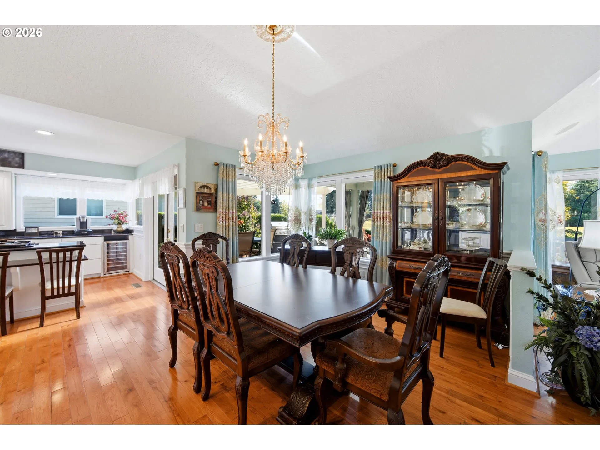 Dining Room-Vaulted Ceilings