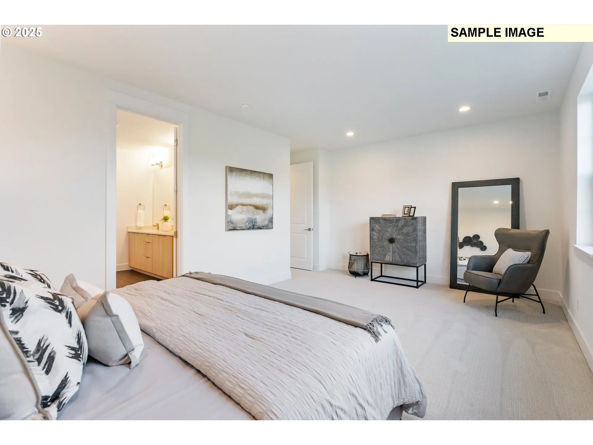 Primary Bedroom-Upper