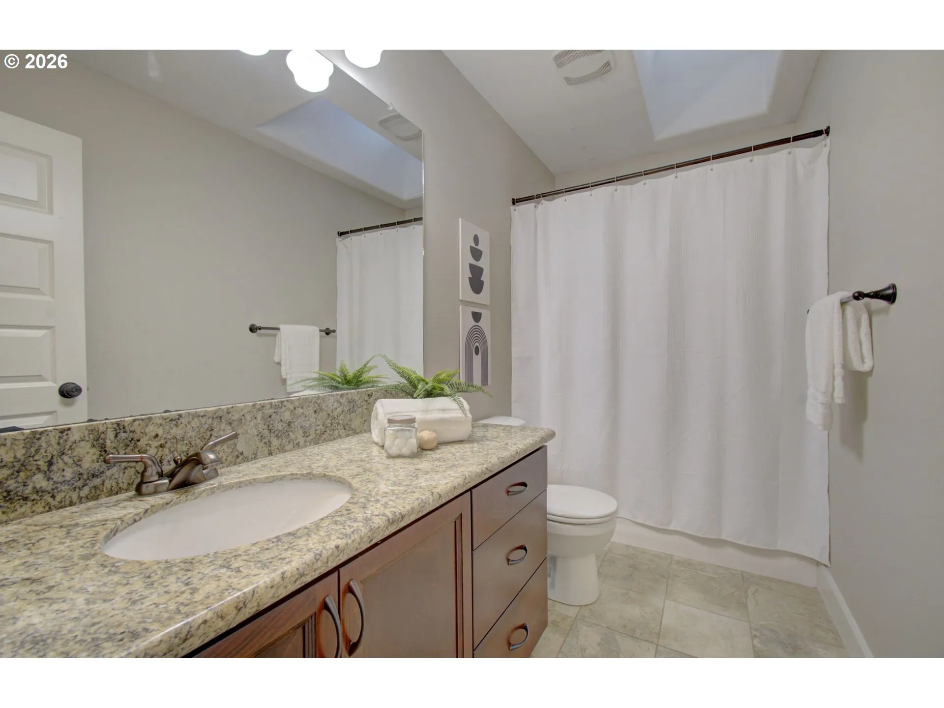Bathroom-Upper