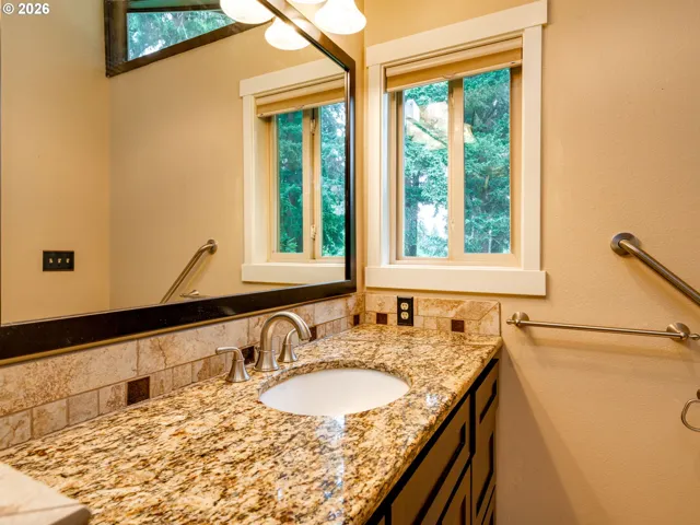 Bathroom, Attached
