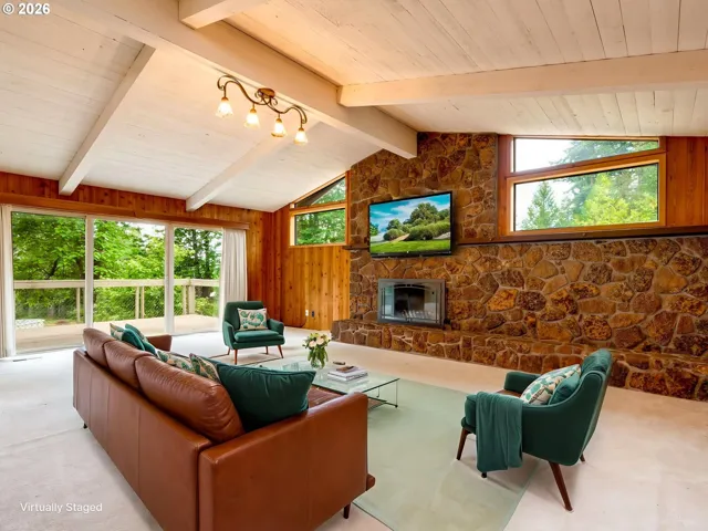 Living Room-Fireplace