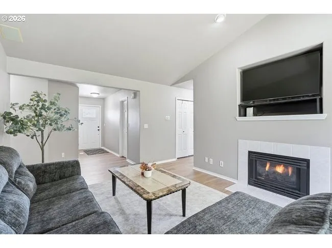 Living Room-Fireplace