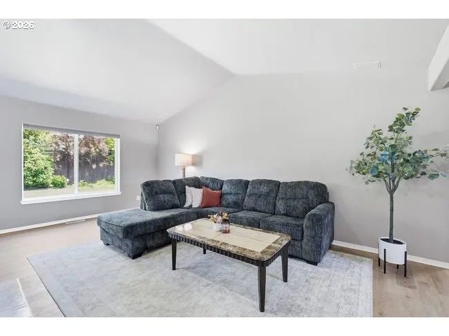 Living Room-Vaulted Ceilings