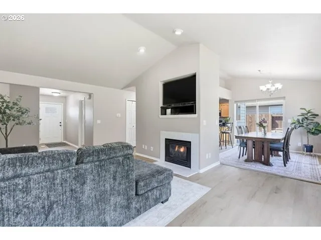Living Room/Dining Room