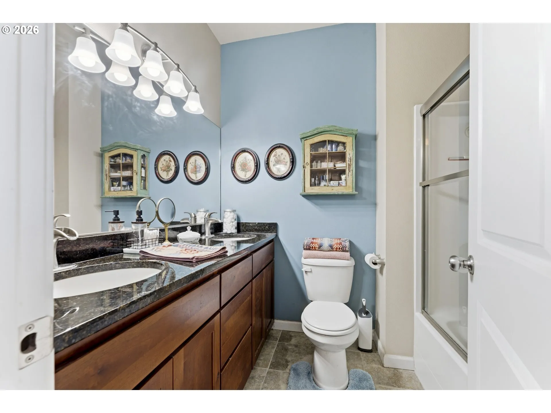 En Suite Bathroom-Upper