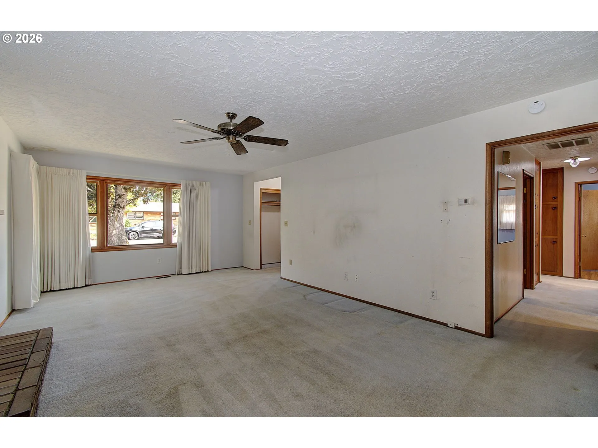 Living Room-Ceiling Fan
