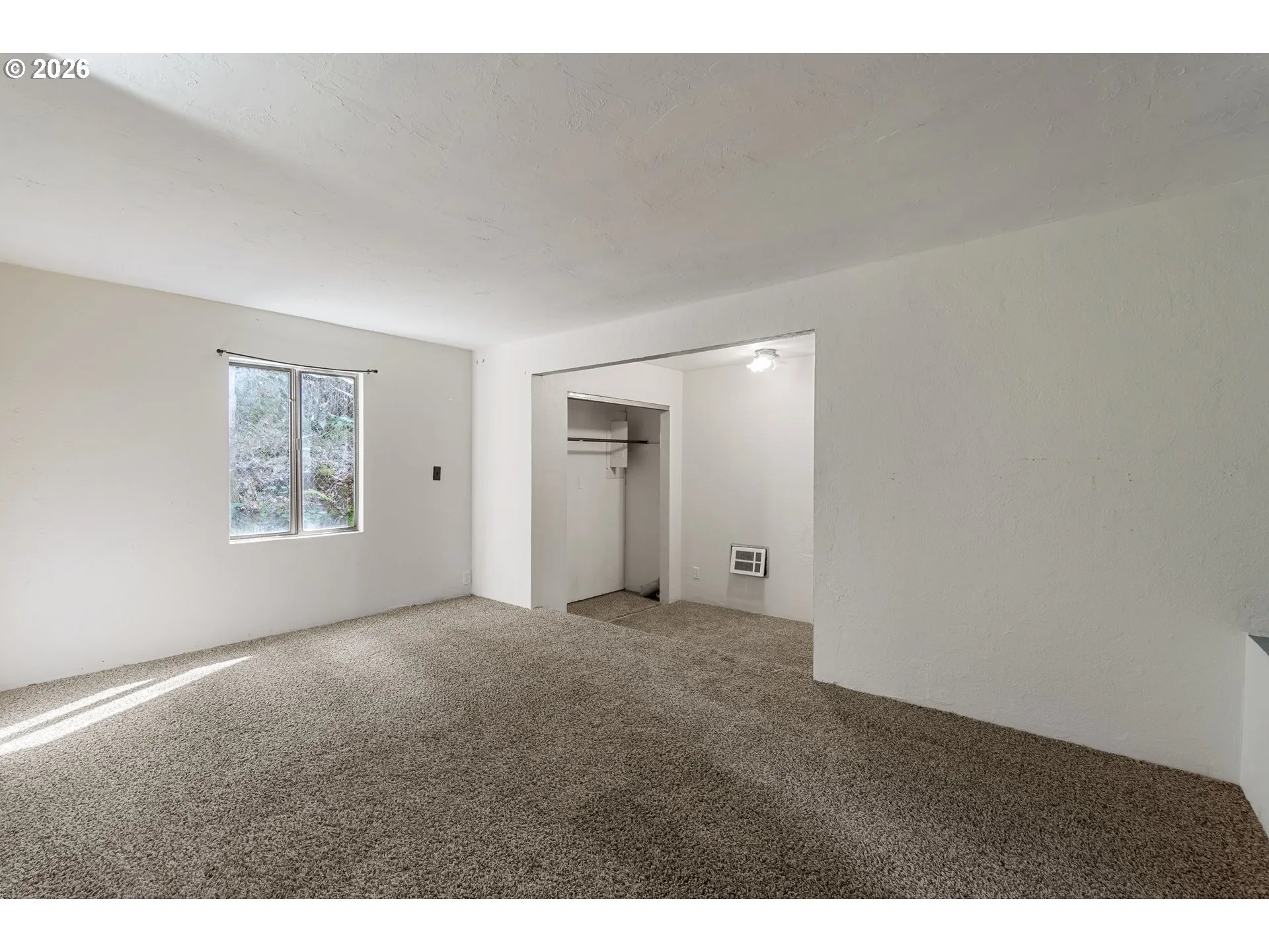Bedroom, Primary