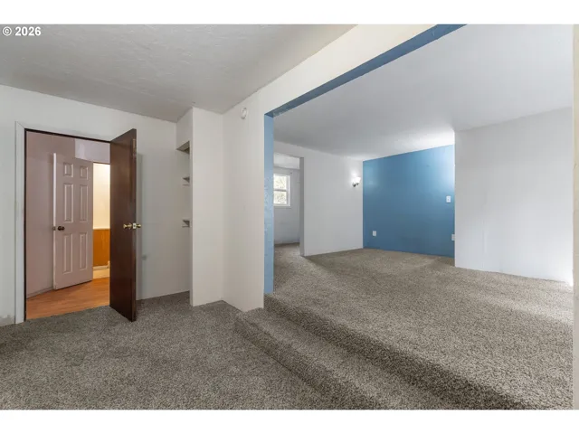Bedroom, Primary