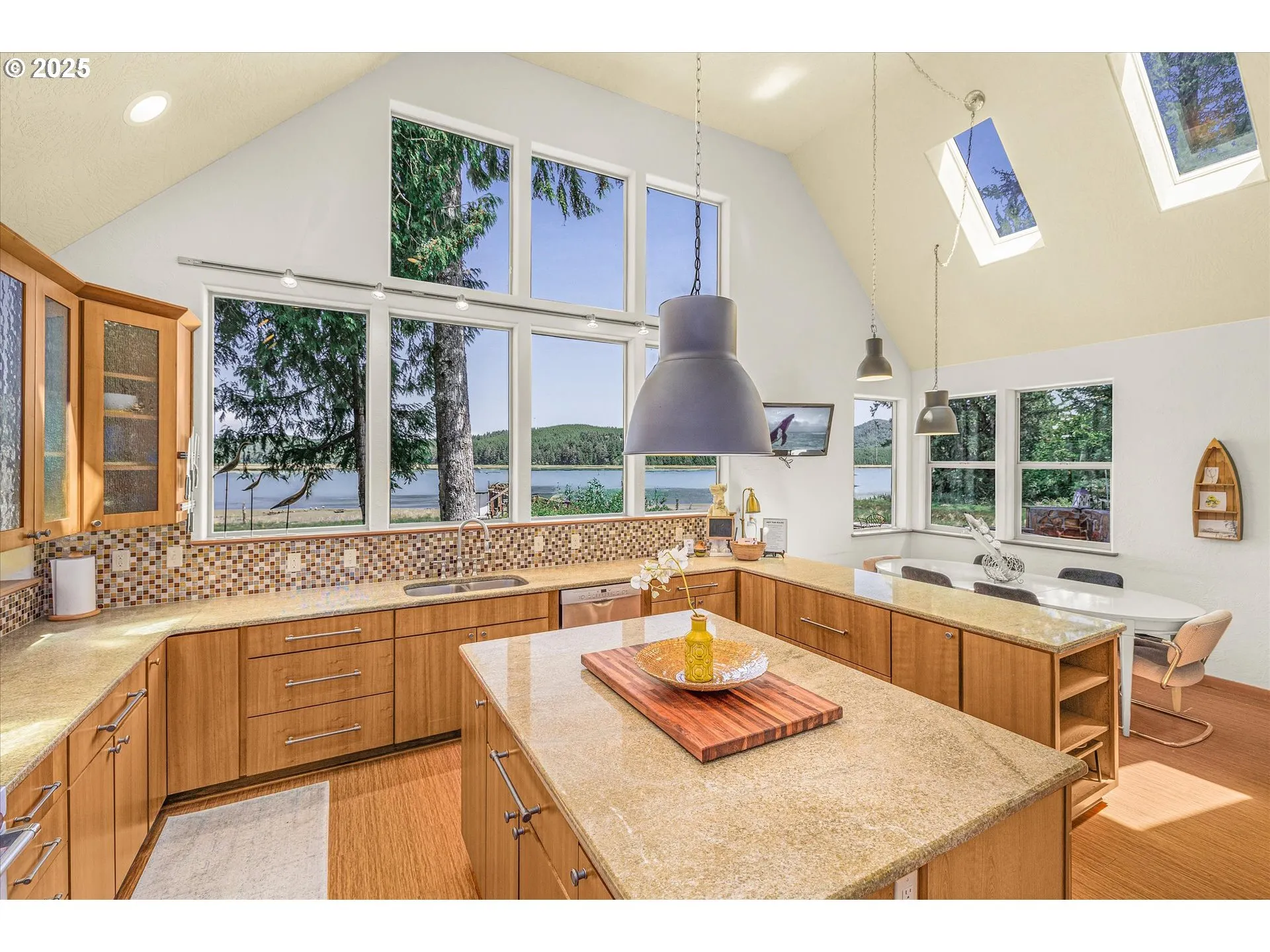 Kitchen-Island