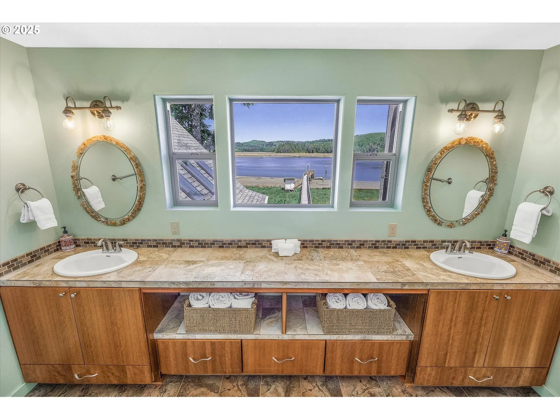 Bathroom-Upper