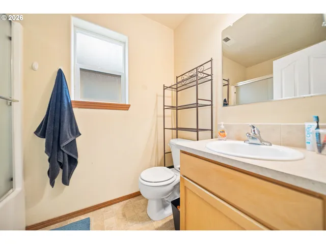 Bathroom-Upper