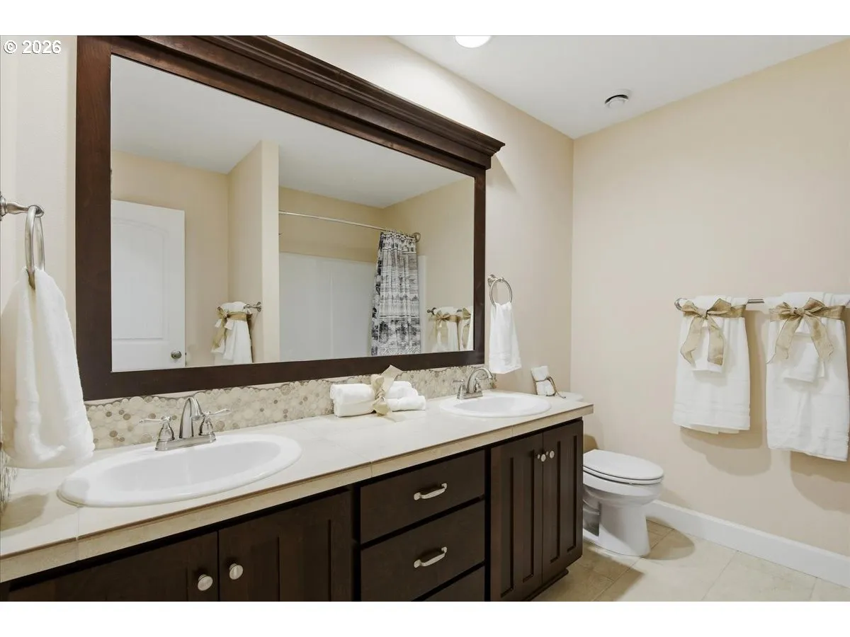 Bathroom-Upper