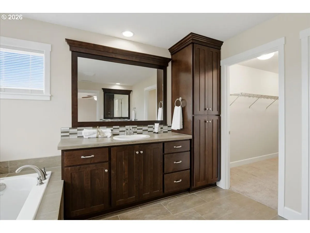 Owner's Suite Bathroom-Full Bathroom