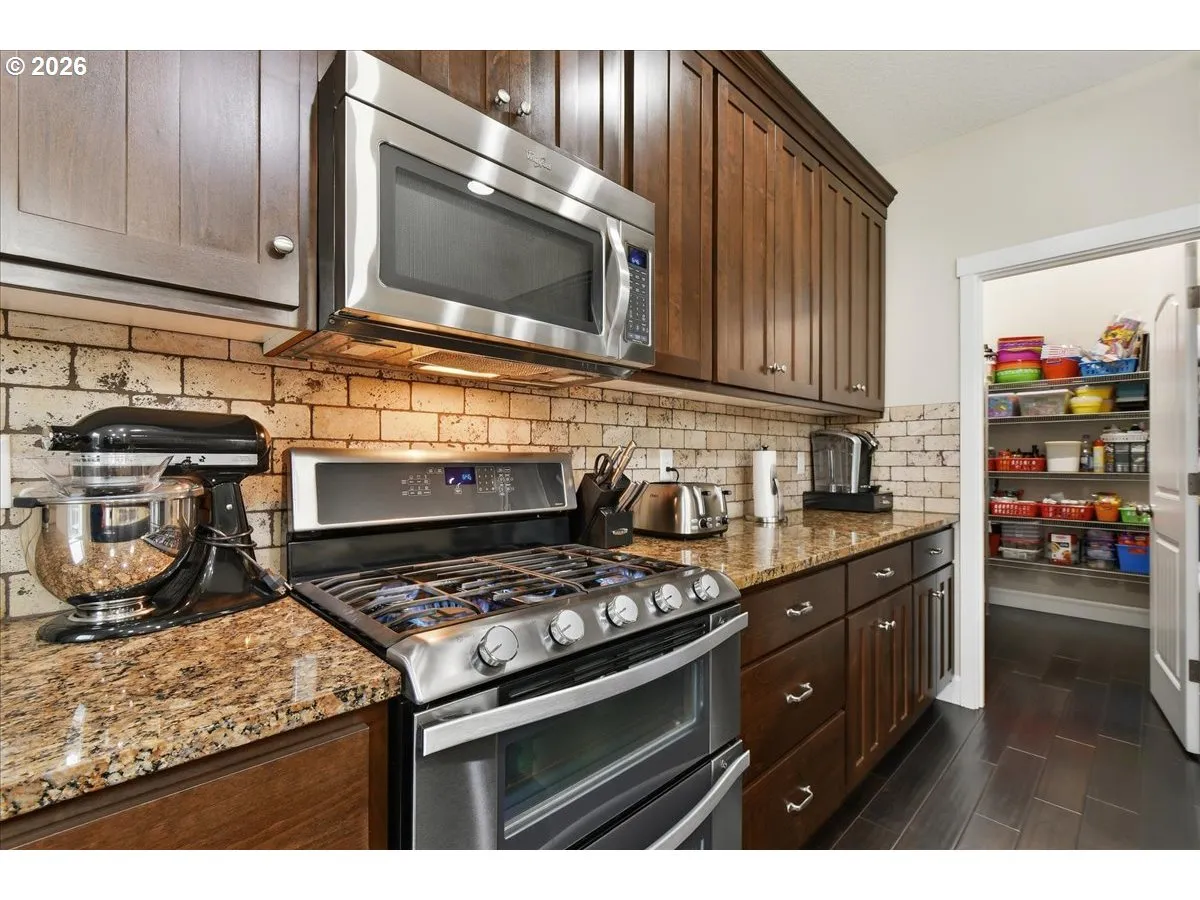 Kitchen-Oven