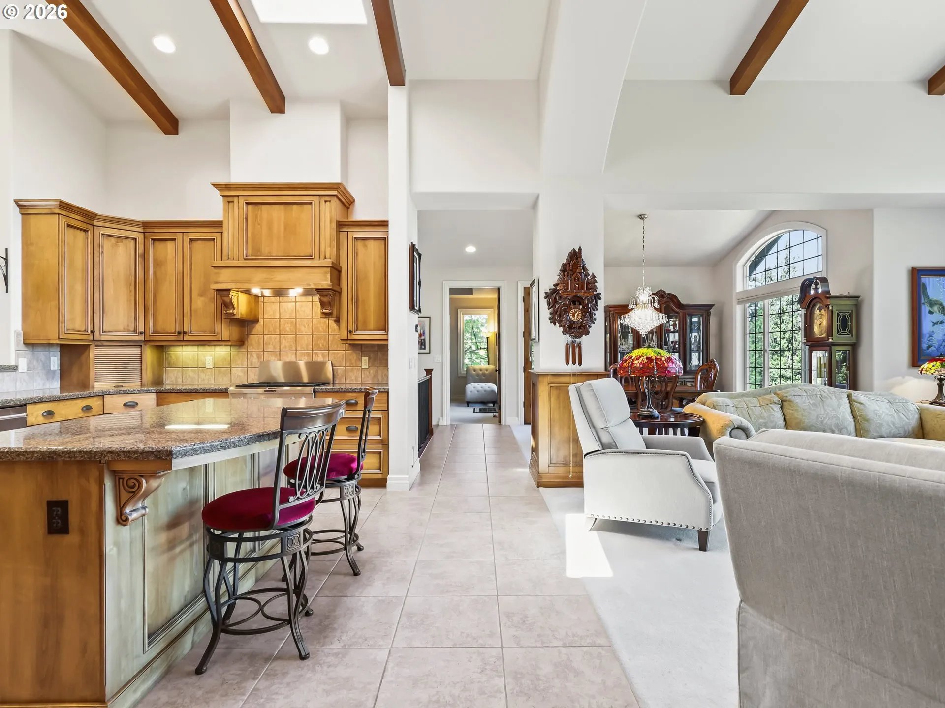 Kitchen/Living Room-Island
