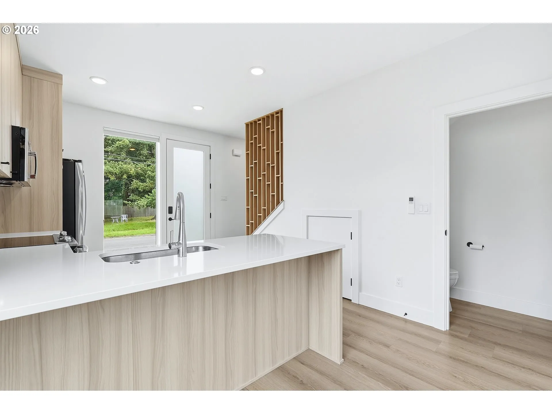 Kitchen-Breakfast Bar