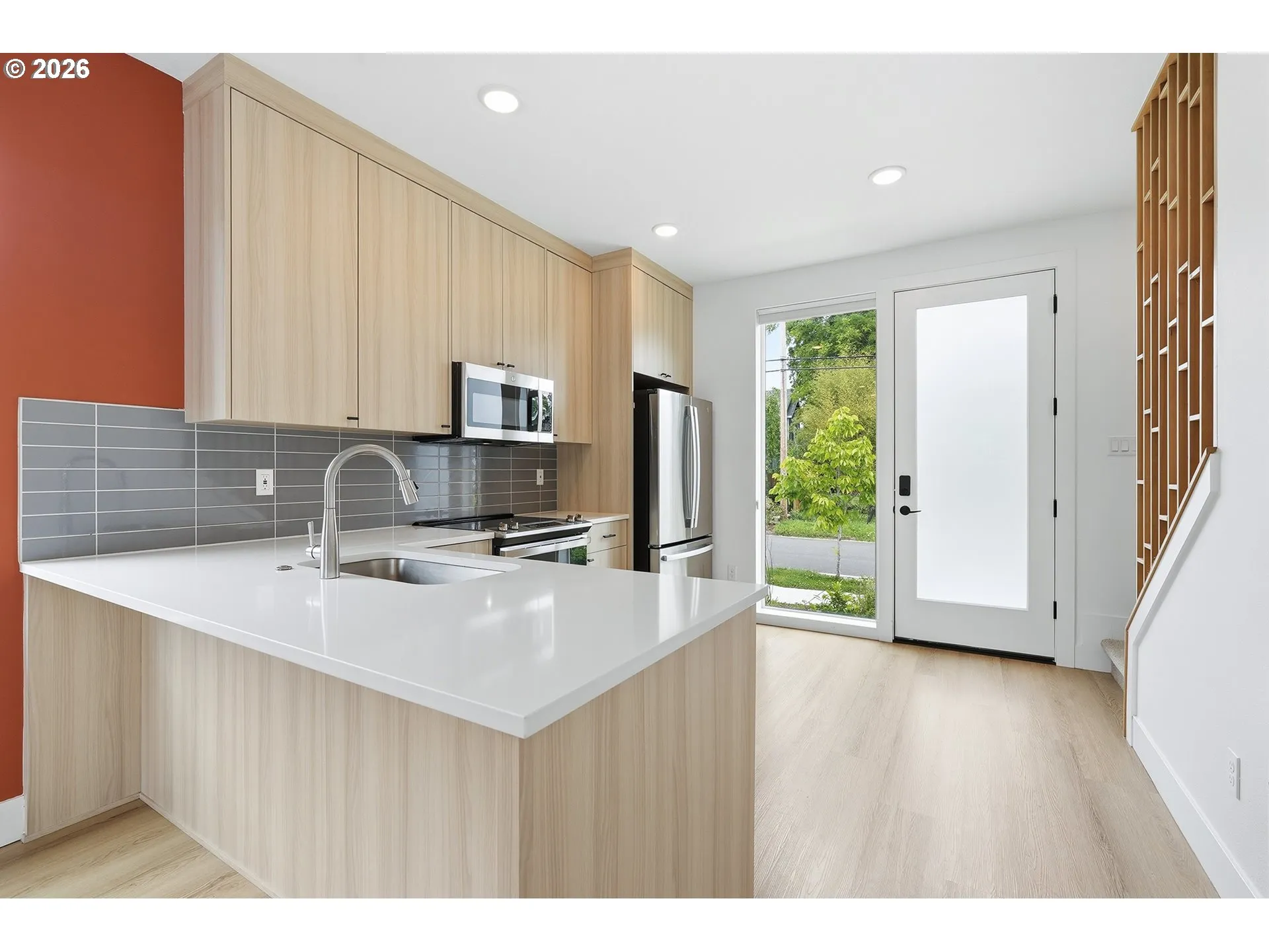 Kitchen-Breakfast Bar