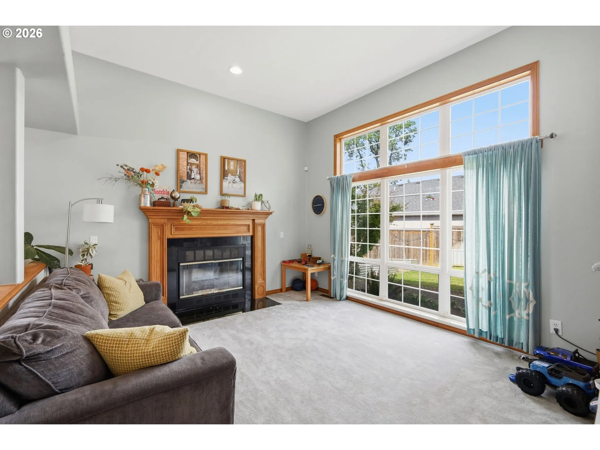 Living Room-Fireplace