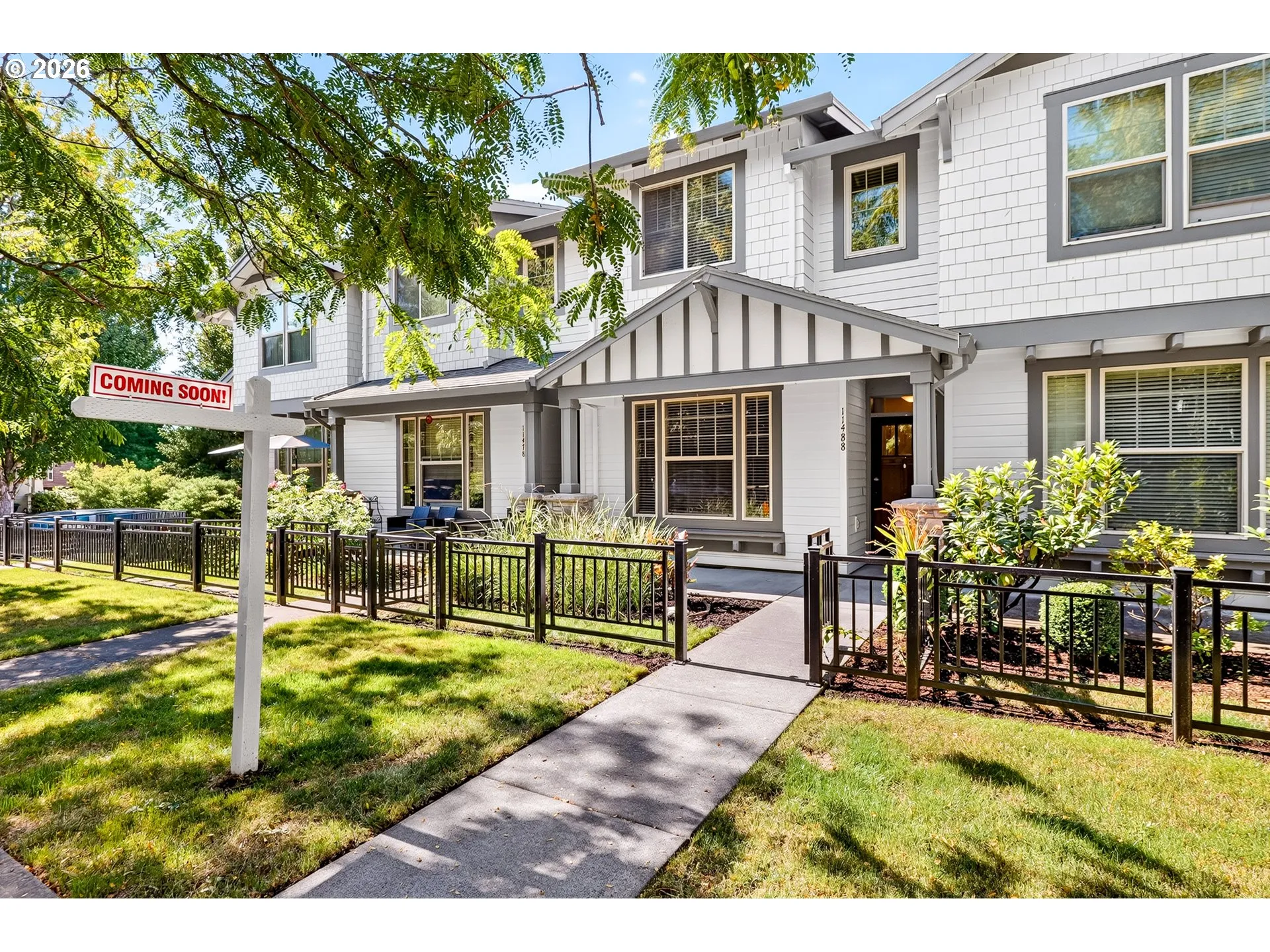 Front Yard-Fenced