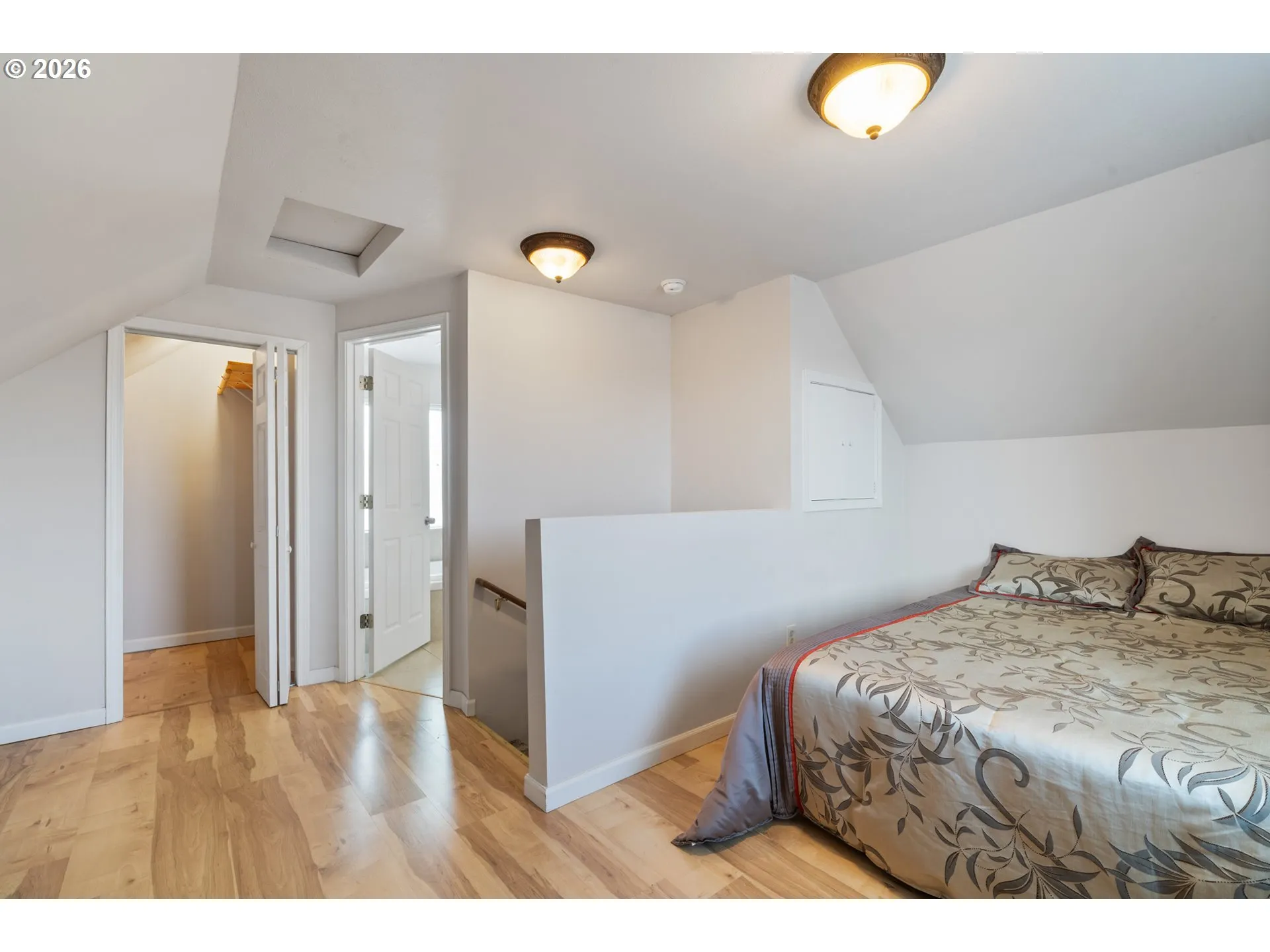 Bedroom, Primary-Upper