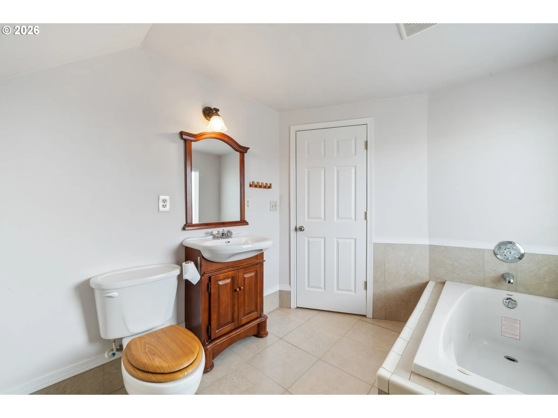 Bathroom-Upper