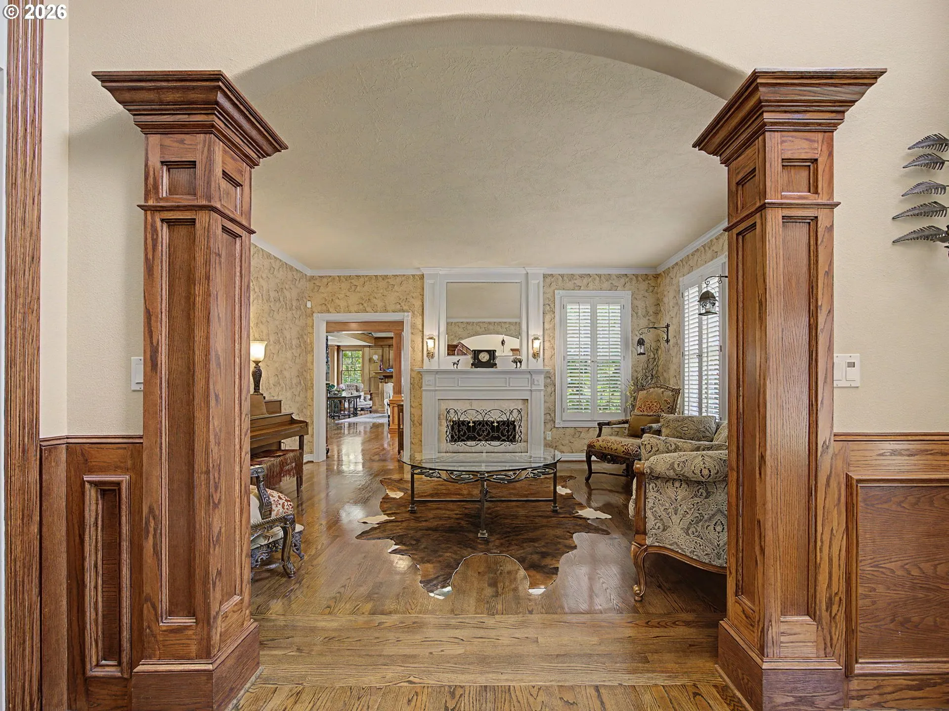 Living Room/Entrance