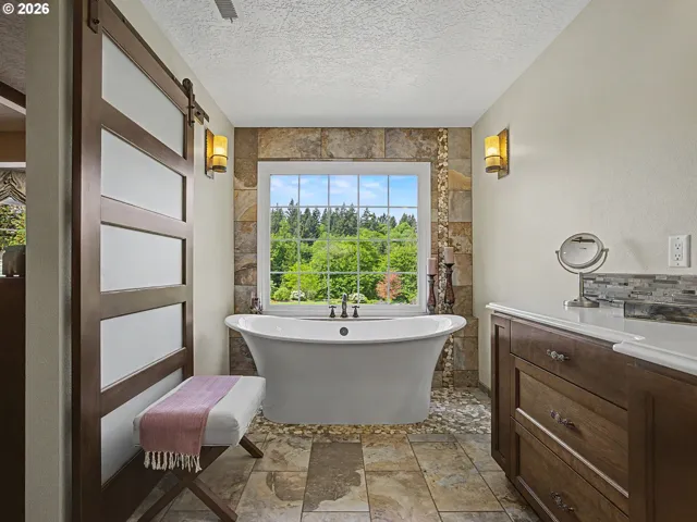 Bathroom-Garden Tub