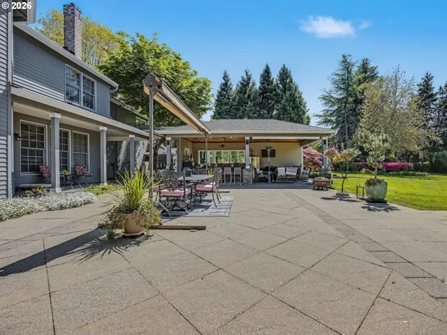 Kitchen/Outside