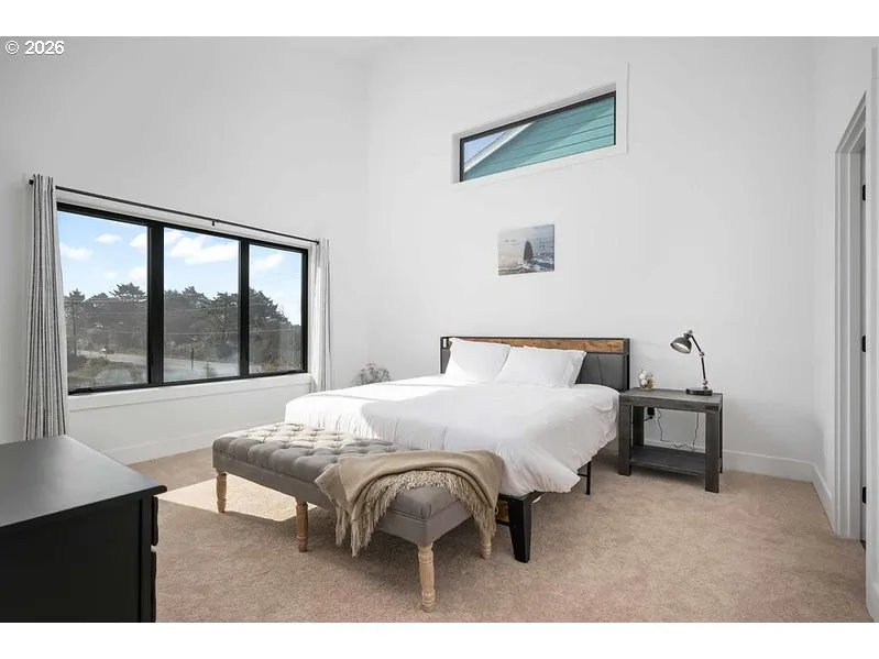 Bedroom, Owner's Suite-Upper