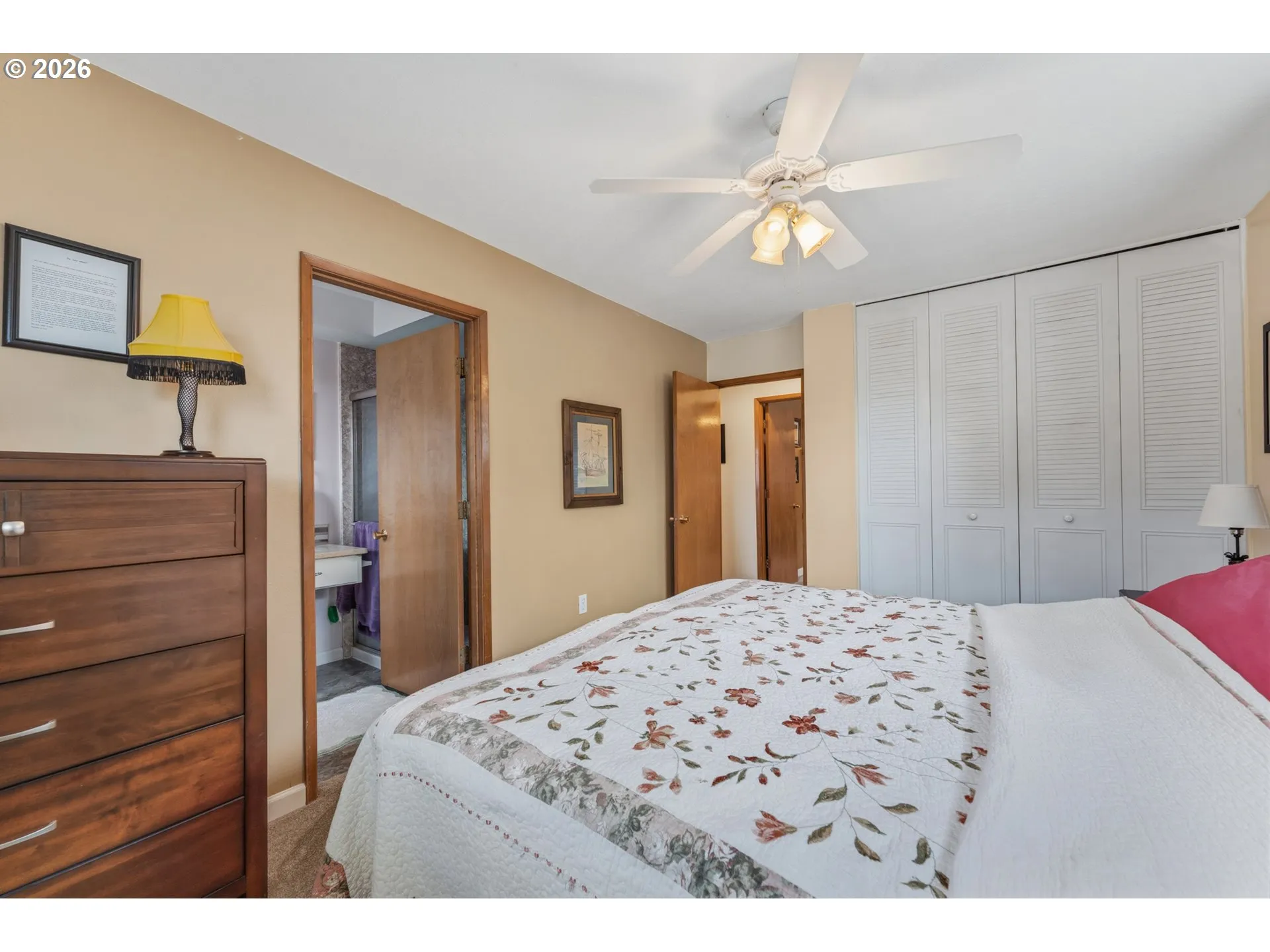 Bedroom, Primary