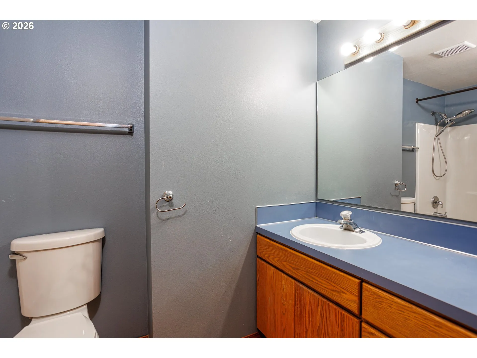 Bathroom-Upper