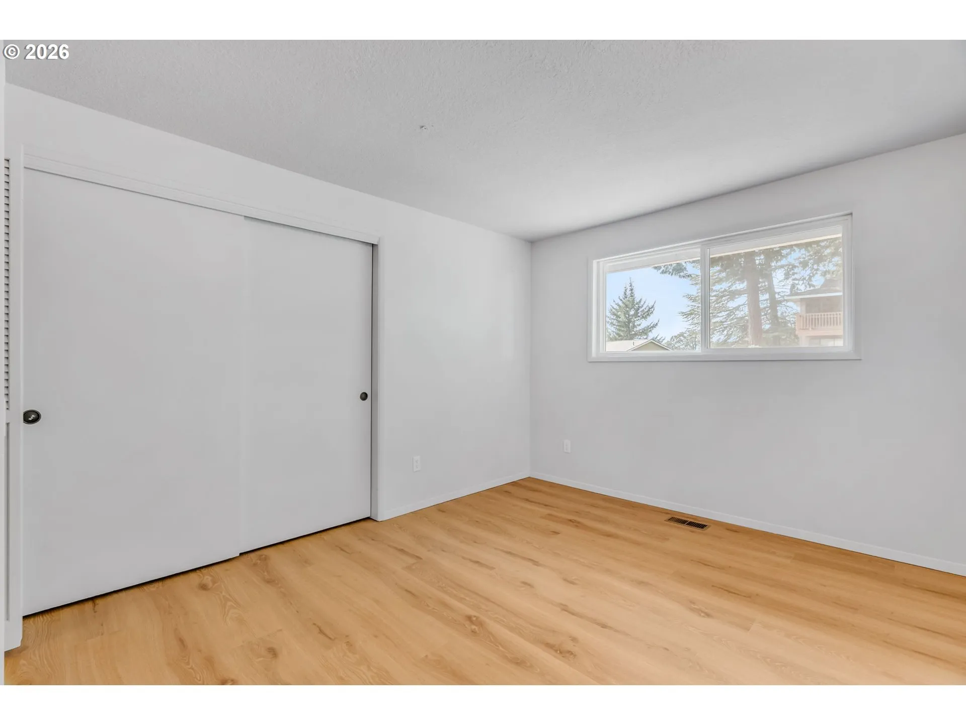 Primary Bedroom-Upper