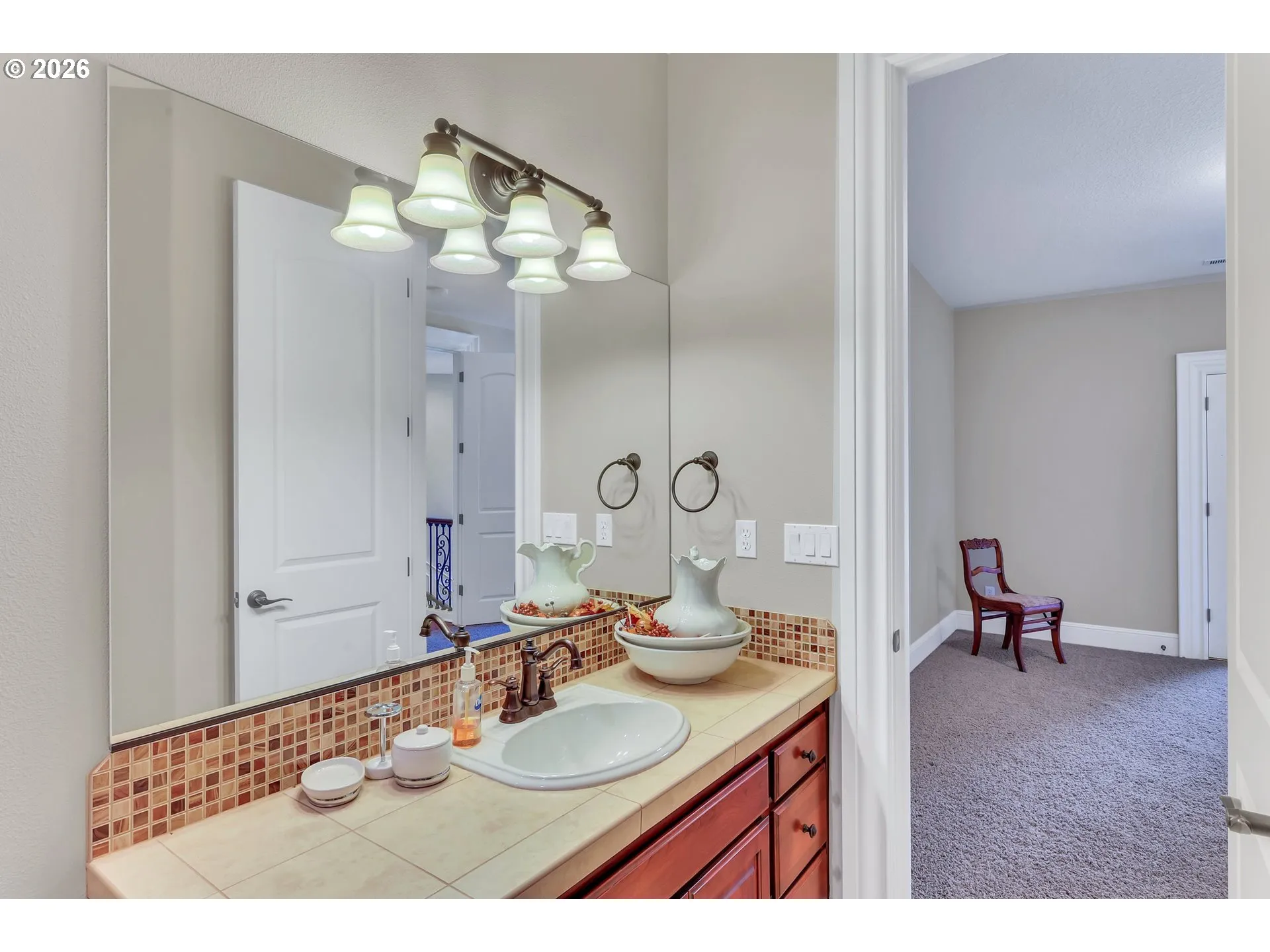 Bathroom-Upper