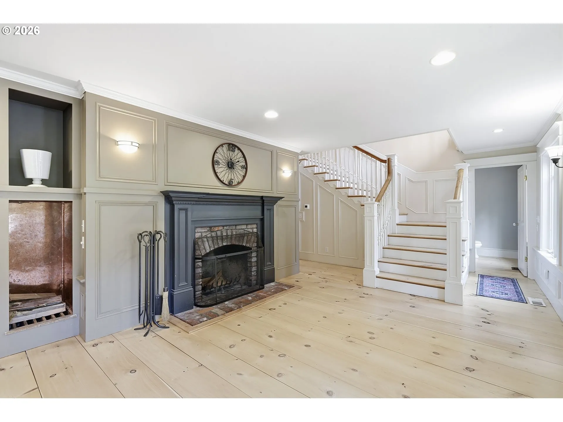 Living Room-Fireplace